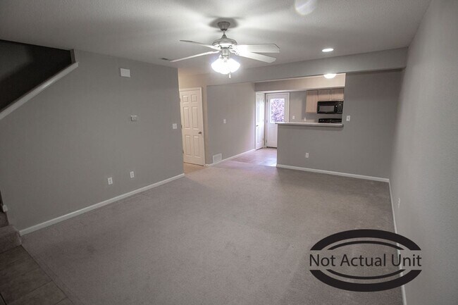 Foto del edificio - 4012-4014 Arctic Fox Dr.