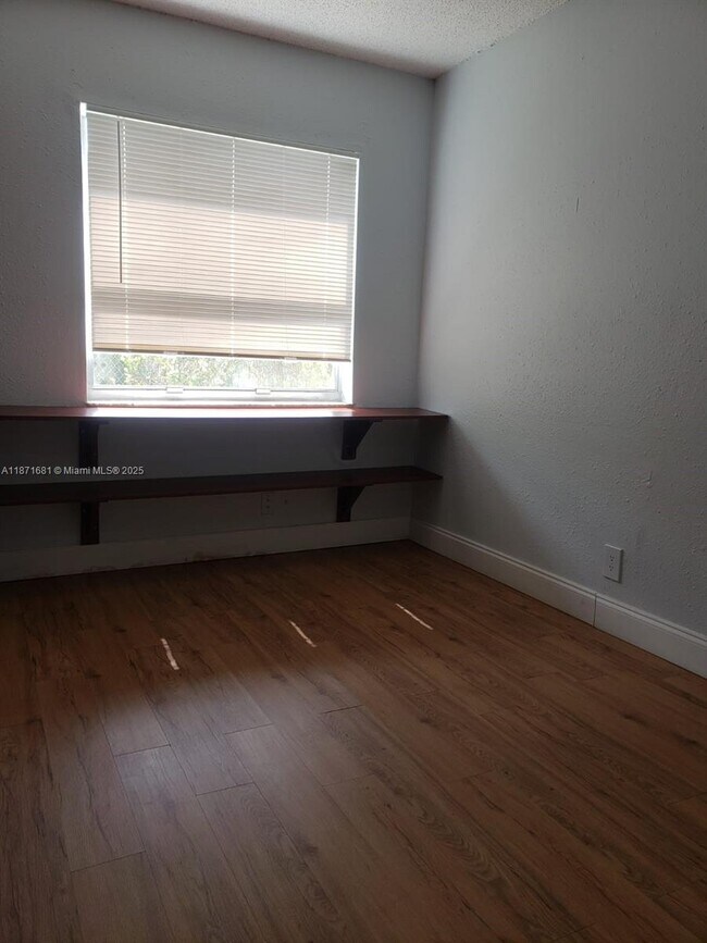 Foto del edificio - 7901 NW 44th Ct