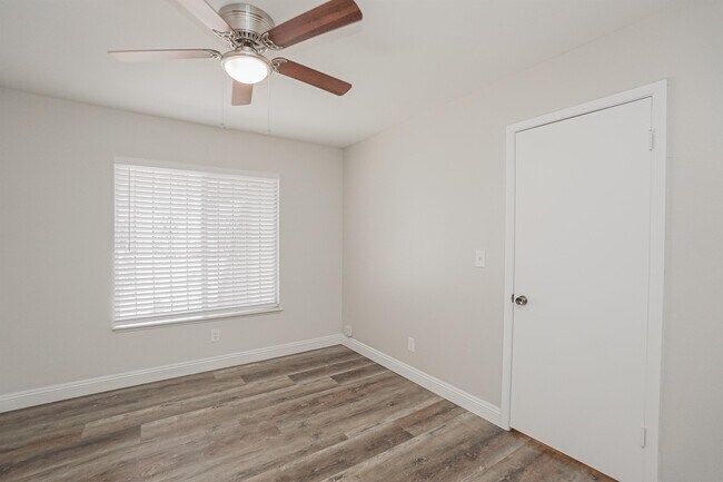 Building Photo - 5625 Alcott Ave