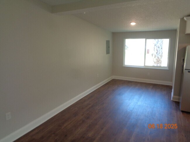 Foto del edificio - Daytona Beachside Newly Renovated Studio U...