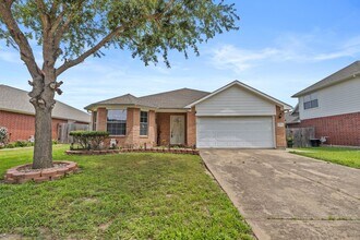 Building Photo - 13722 Branford Greens Dr