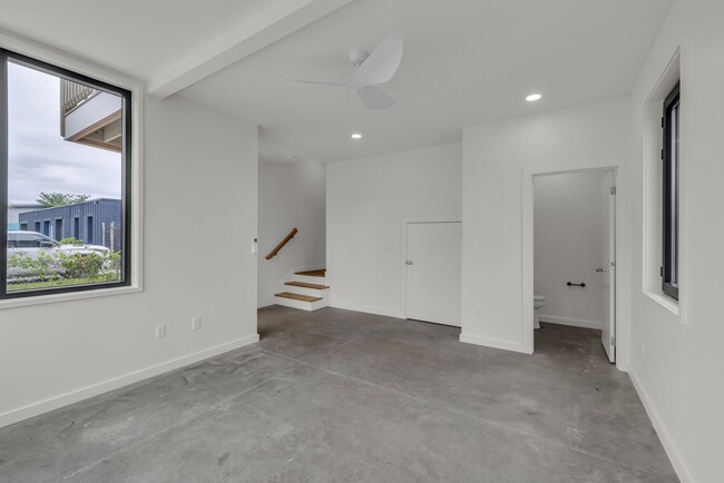 Foto del edificio - 1130 E 14th St