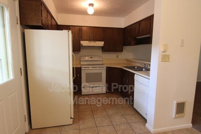 Foto del edificio - 756 Whittier St