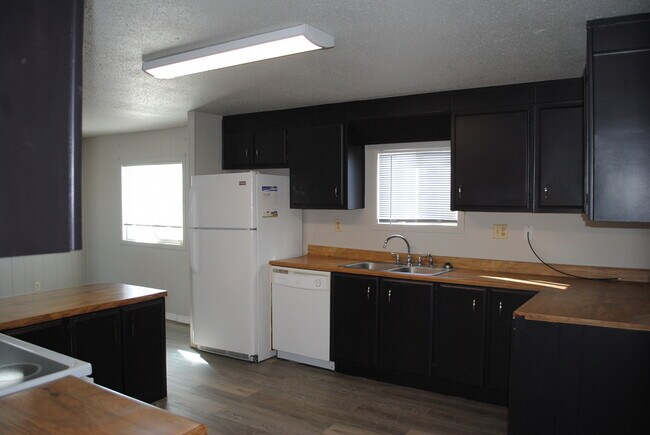 Foto del edificio - 2320 N Ellicott Hwy