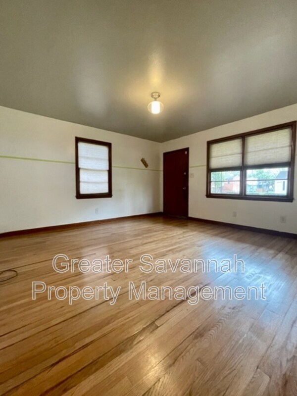 Foto del edificio - 1401 E 33rd St