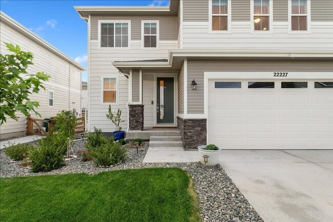 Building Photo - Beautiful Newer 3BR House in Cherry Creek ...