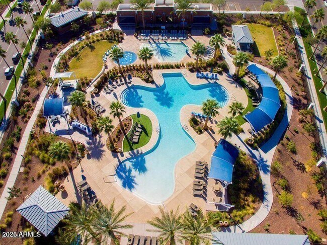Foto del edificio - 20737 W Valley View Dr
