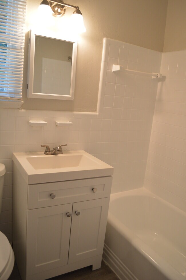 Foto del edificio - 1235 E 55th St