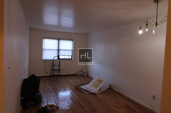 Building Photo - 31-60-60 29th St