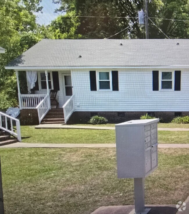Building Photo - 2549 Cherry St