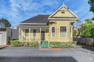 Building Photo - 252 Malone St