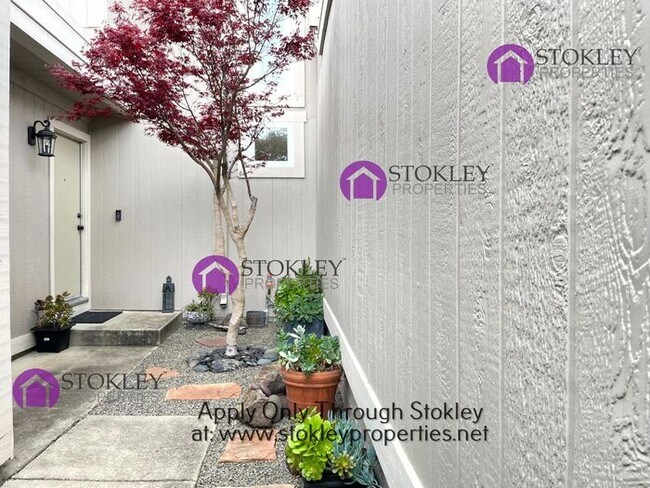 Building Photo - Stokley Properties Presents Hamilton Dr. 800A