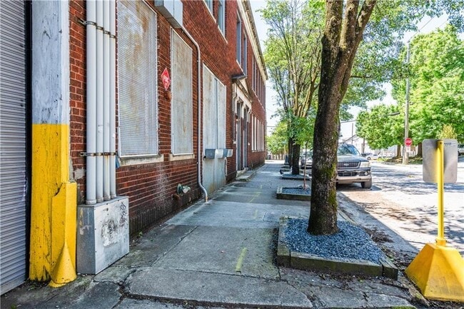 Foto del edificio - 210 Walker St SW