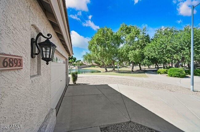Foto del edificio - 6893 W Firebird Dr