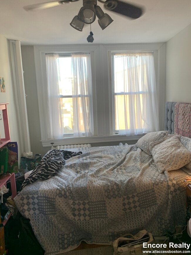 Building Photo - 224 Hanover St