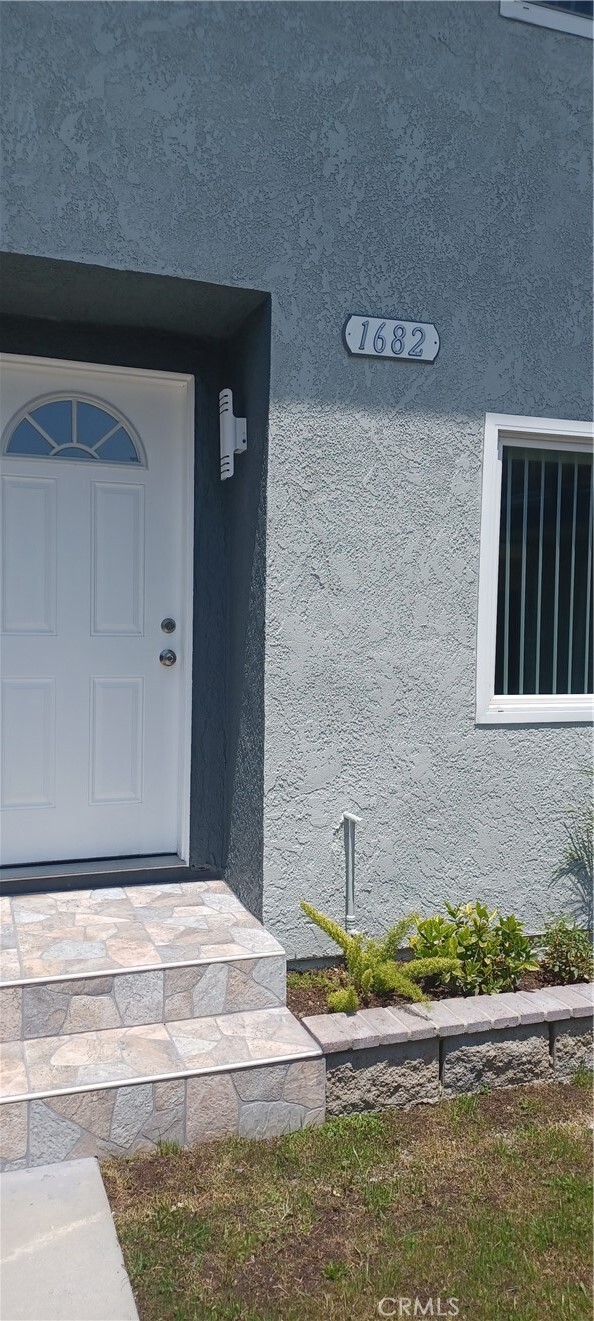 Building Photo - 1682 W Bonnie View Dr