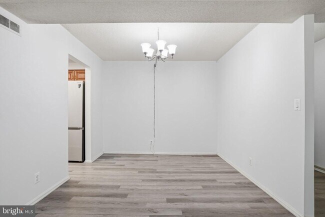 Foto del edificio - 7651 Tremayne Pl