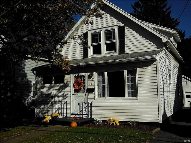 Building Photo - 305 Stafford Ave