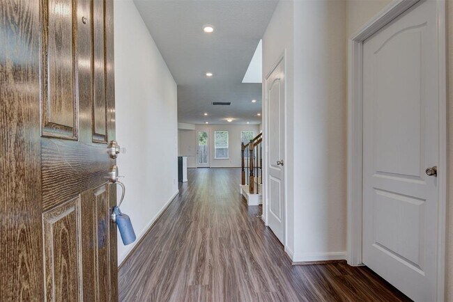 Building Photo - 2702 Cayden Creek Way