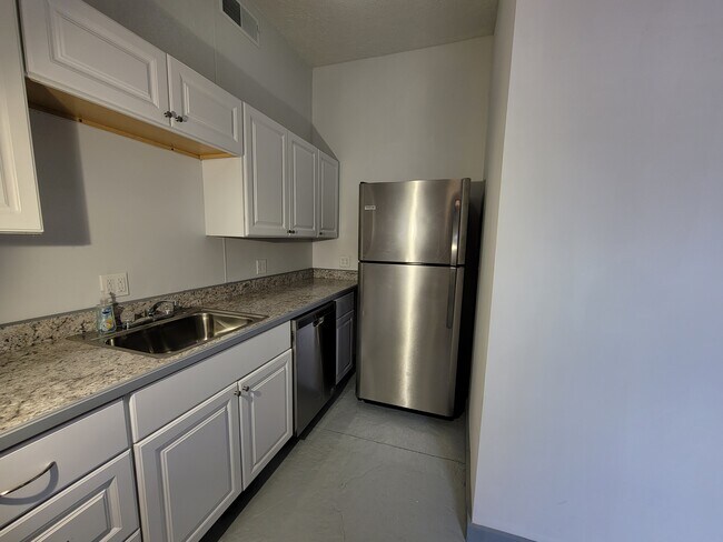 Building Photo - 808 E Water St