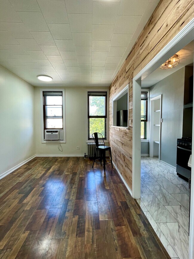 Building Photo - Brand new 1.5BED in great location
