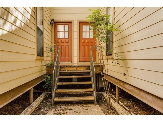 Building Photo - 5107 Leralynn St
