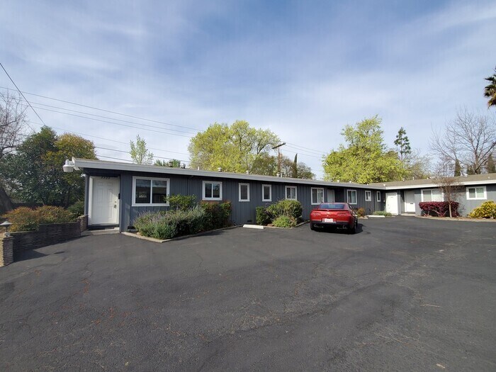 Primary Photo - 3305 Edison Ave