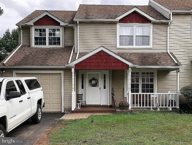 Building Photo - 17 Fieldstone Dr