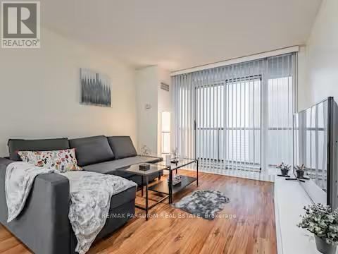 Building Photo - 30 Grand Trunk Crescent