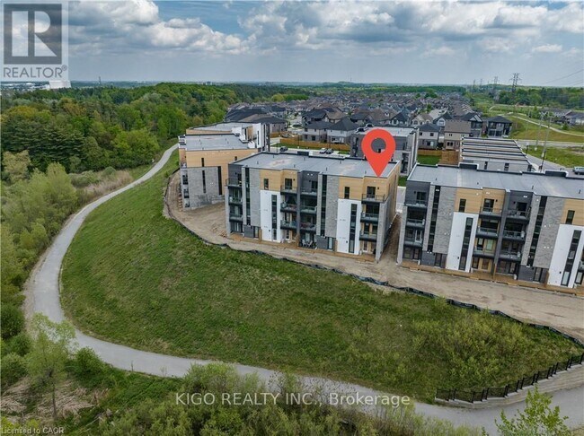 Photo du bâtiment - 261 Woodbine Ave