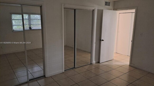 Foto del edificio - 3265 Griffin Rd