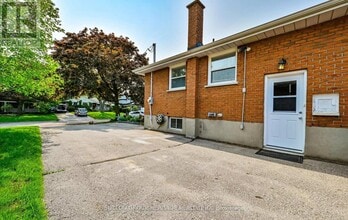 Building Photo - 621 Wychwood St
