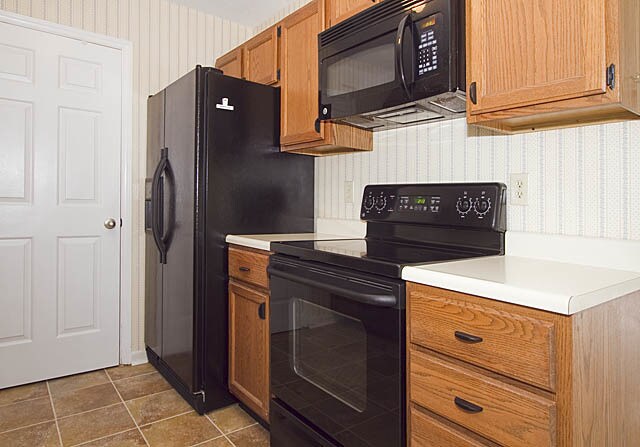 Foto del edificio - Cozy 1 Bed / 1 Bath End Unit Townhome In North Durham!