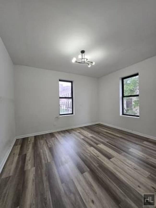 Building Photo - East 35th Street