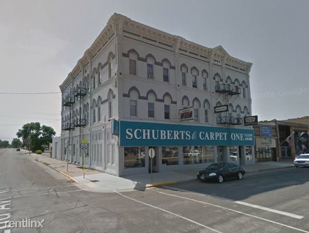 Primary Photo - 124 1st St E