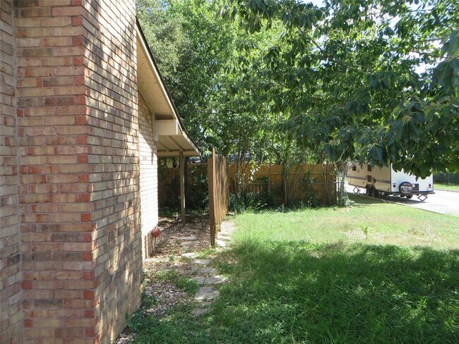 Building Photo - 803 Power Rd