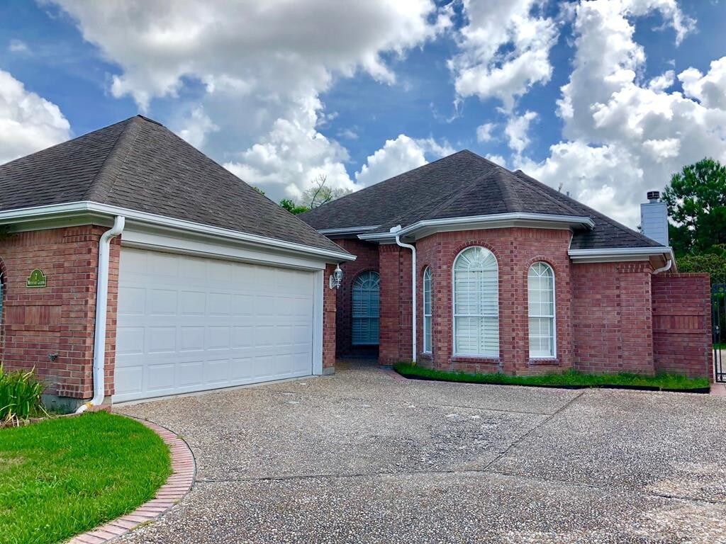 7 Waterford Gardens, Orange, TX 77630 House Rental in Orange, TX