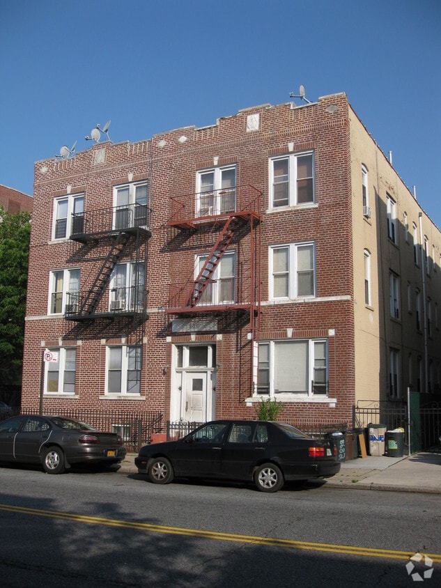 Primary Photo - 8682 17th Ave