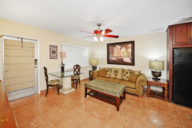 Foto del edificio - 2060 NE 1st St