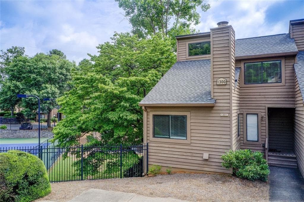 Foto principal - 1301 Parkaire Crossing