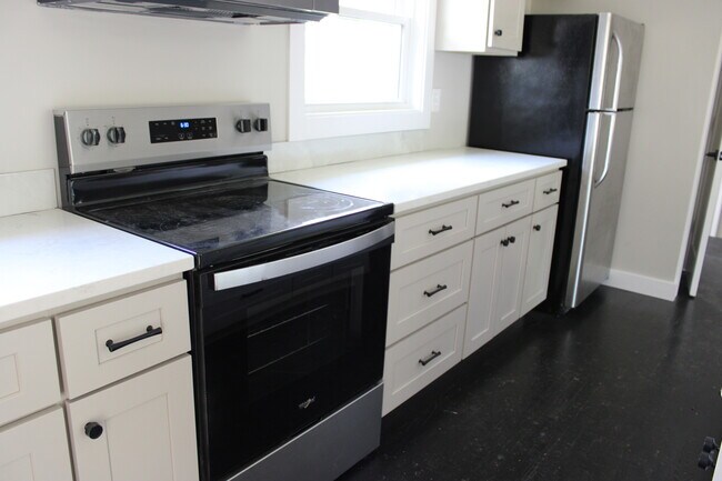 Foto del edificio - 3318 Hilltop Cir