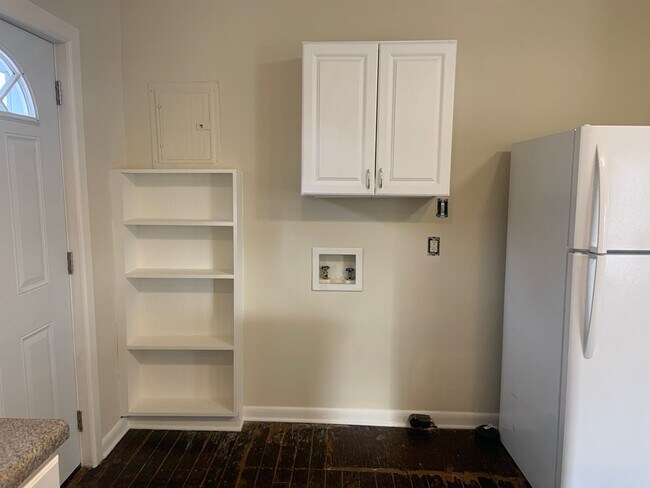 Foto del edificio - Two Bedroom Duplex for Rent!