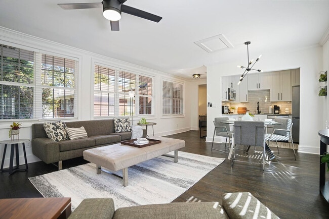 Foto del edificio - 975 Shadowridge Dr SE