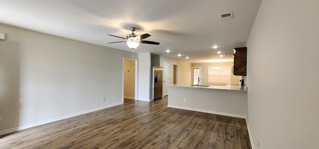 Building Photo - 600 Constitution Dr