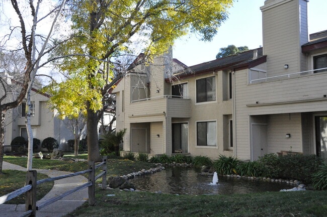 Building Photo - 39913 Parada St