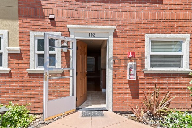 Foto del edificio - 865 Carlisle Way