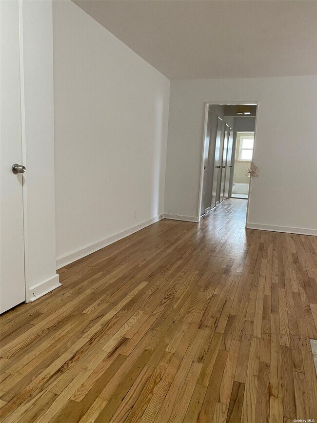 Building Photo - 40 Knightsbridge Rd