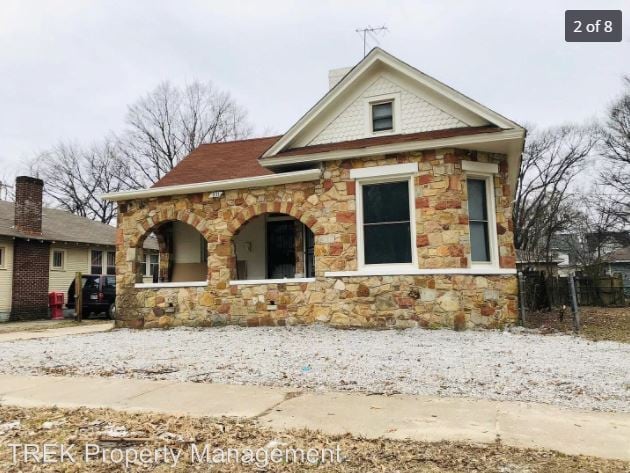 Photo - 931 E Pkwy S (Memphis, TN) House