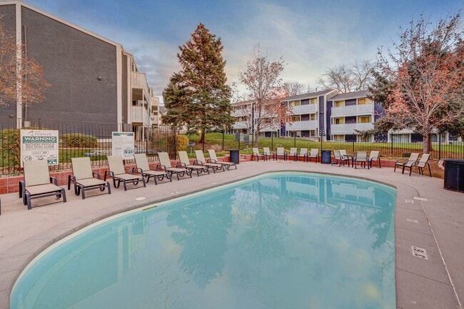 Building Photo - The Pointe at Northridge