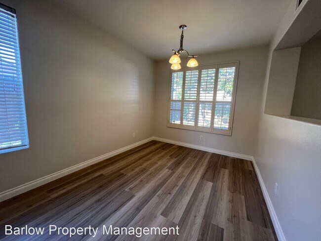 Building Photo - 3 br, 2.5 bath House - 5255 Villa Mallorca...